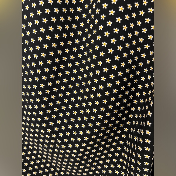 NWOT- Ted Baker - size 1- Wide Leg Pants Trousers - Dandelion Floral on Black - Picture 4 of 7